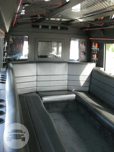 White Limo Bus
Party Limo Bus /
Cincinnati, OH

 / Hourly $0.00
