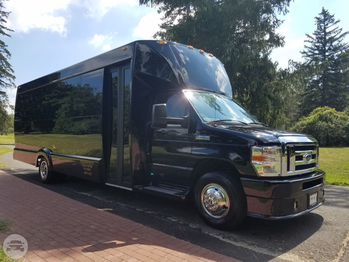 20 Passenger Party Bus Limo - Black
Party Limo Bus /
New York, NY

 / Hourly $135.00
