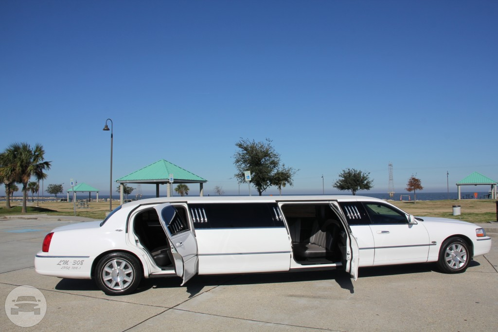 The Royal 5th Door Limousine
Limo /
Metairie, LA

 / Hourly $0.00
