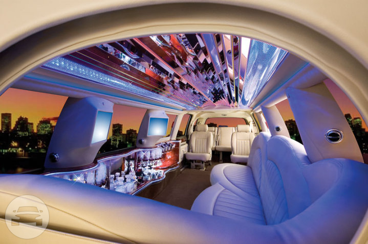 White Hummer H2 
Hummer /
Atlanta, GA

 / Hourly $0.00
