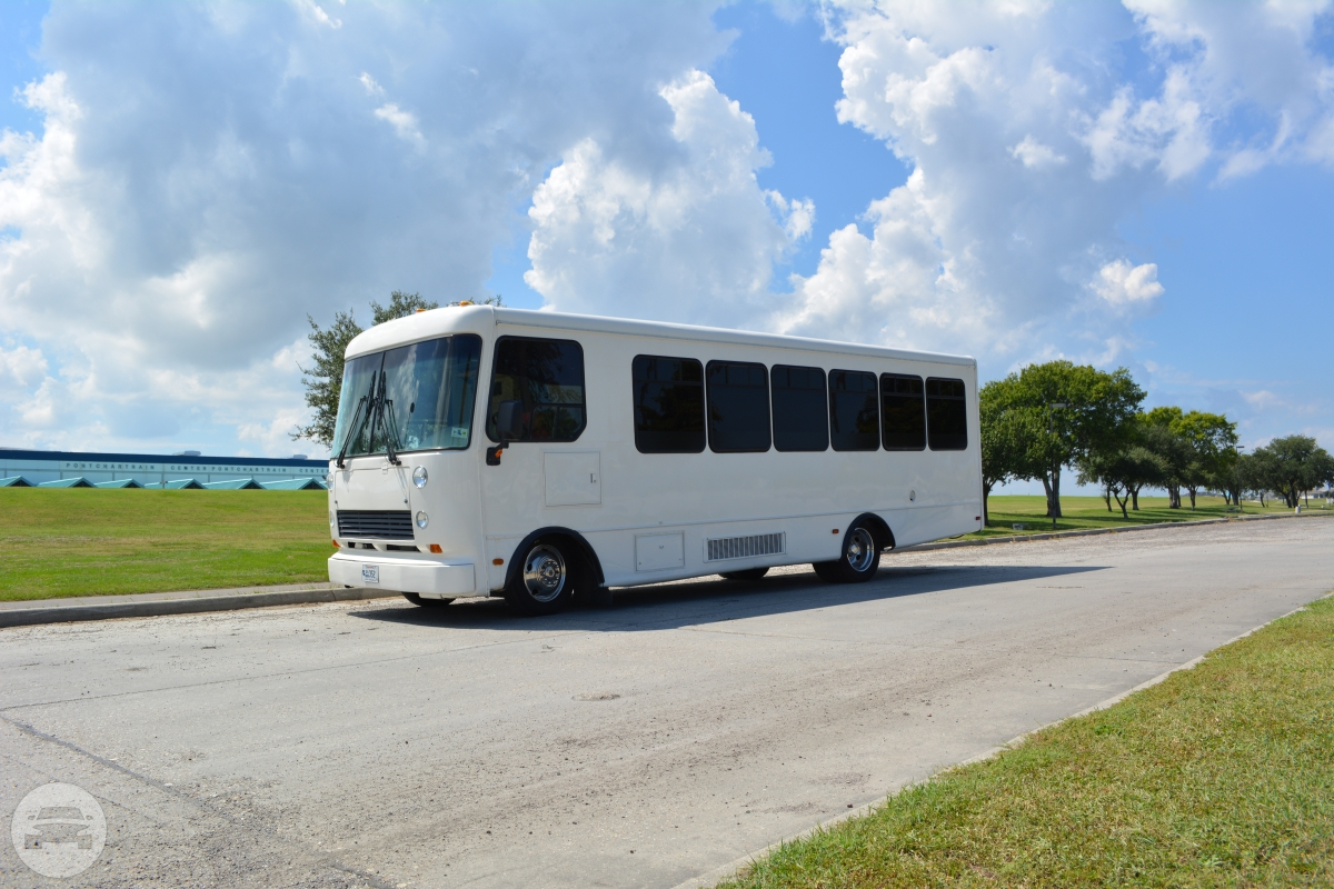 White 26 Passenger Party Bus
Party Limo Bus /
New Orleans, LA

 / Hourly $0.00
