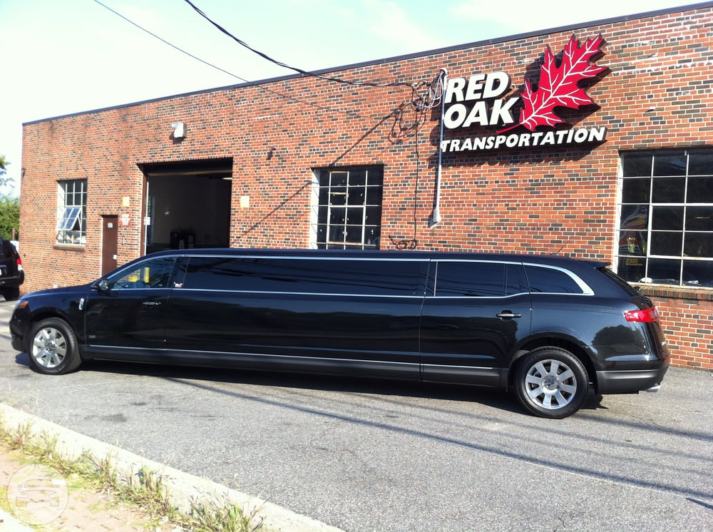 Luxury Lincoln MKT Stretch Limousine (8 Passengers)
Limo /
New York, NY

 / Hourly $0.00
