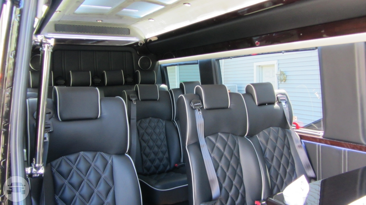 New Mercedes Luxury Sprinter 14 pass
Coach Bus /
New York, NY

 / Hourly $0.00
