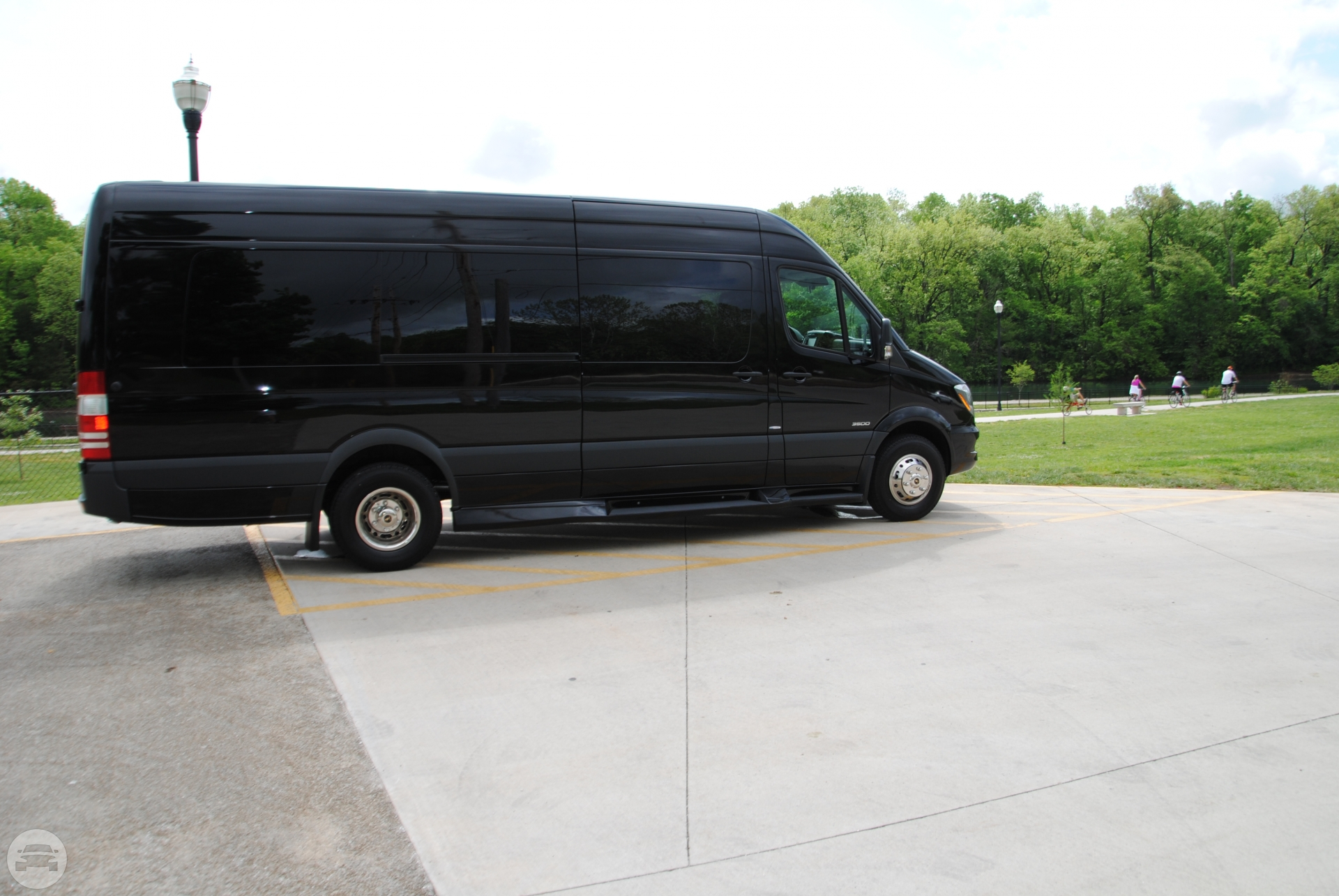 12 passenger Mercedes Sprinter
Party Limo Bus /
Cleveland, OH

 / Hourly $90.00
