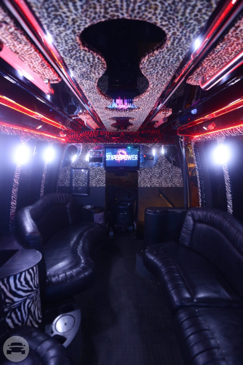 Black Party Bus 
Party Limo Bus /
Atlanta, GA

 / Hourly $0.00
