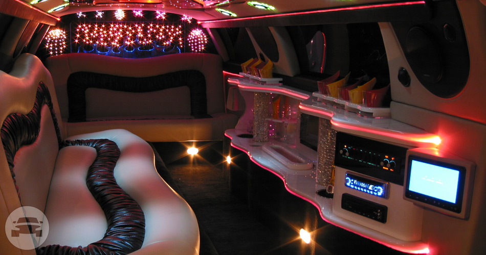 Chrysler 300 Limousine
Limo /
New Hyde Park, NY

 / Hourly $0.00
