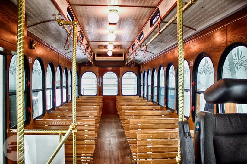 28 Passenger White Wedding Trolley
Party Limo Bus /
Oak Forest, IL

 / Hourly $0.00
