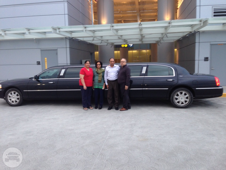 Lincoln Limousine Stretch (10 Passenger)
Limo /
Seattle, WA

 / Hourly $0.00
