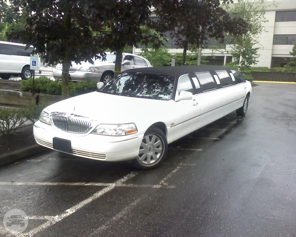 10 Passenger Lincoln Tuxedo Limousine
Limo /
Mountlake Terrace, WA

 / Hourly $0.00
