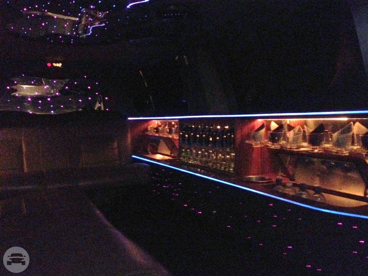 White Limousine
Limo /
Kansas City, MO

 / Hourly $0.00
