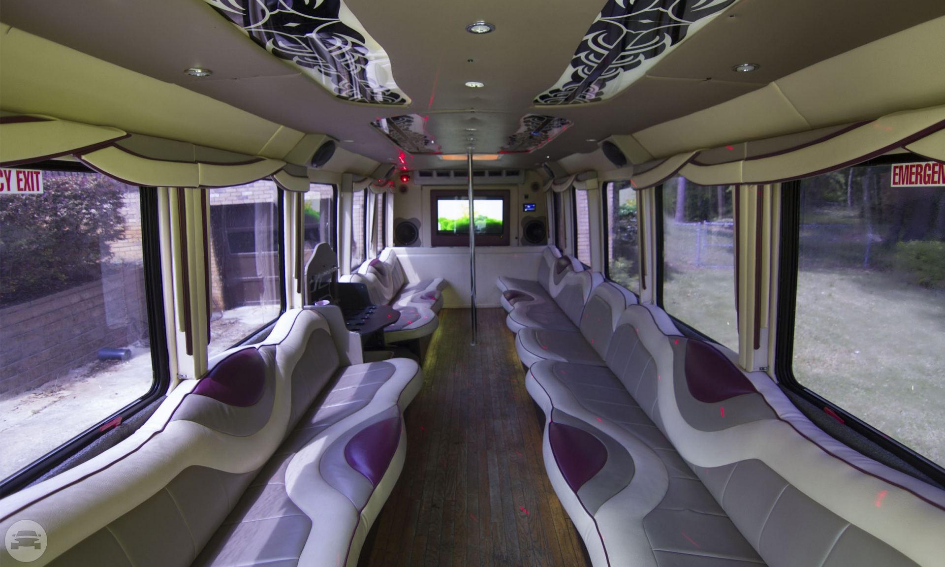 28 to 30 Passenger Limo / Party Bus
Party Limo Bus /
Sixes, GA 30114

 / Hourly $160.00
