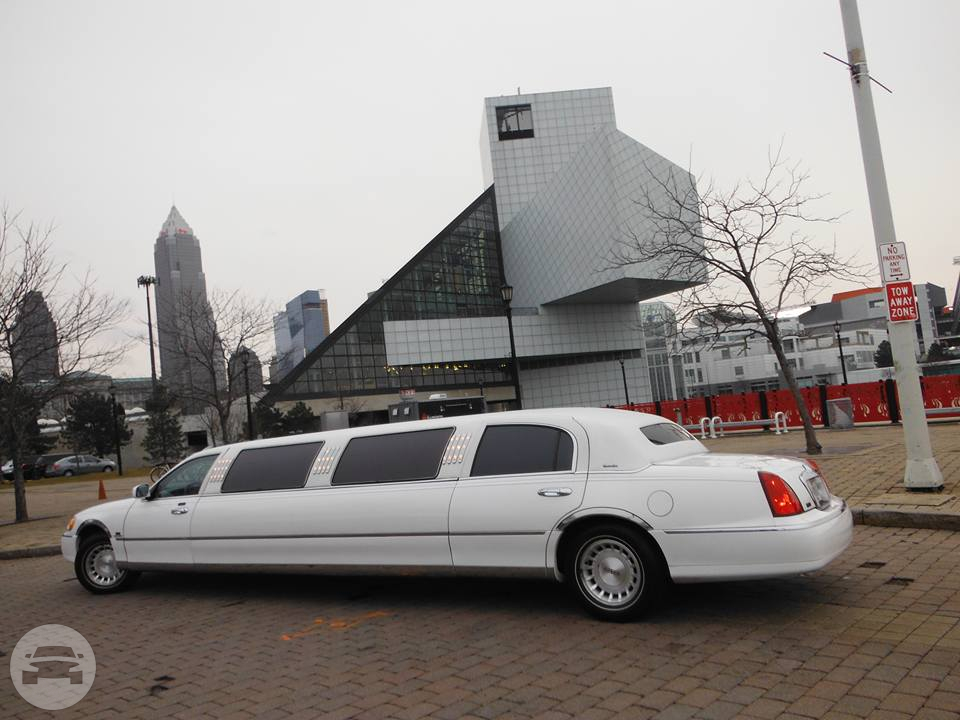 8 passenger Lincoln Towncar
Limo /
Cleveland, OH

 / Hourly $0.00
