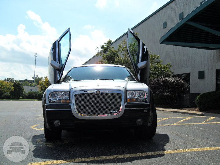 Black & Silver Chrysler #20
Limo /
Cincinnati, OH

 / Hourly $95.00
