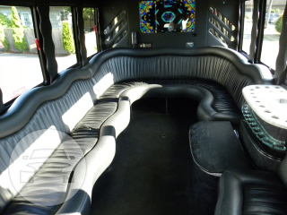 White Mini Limousine Coach
Coach Bus /
Seattle, WA

 / Hourly $0.00
