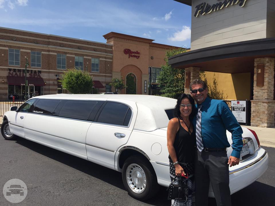 Lincoln Stretch Limousine - White
Limo /
Dayton, OH

 / Hourly $0.00
