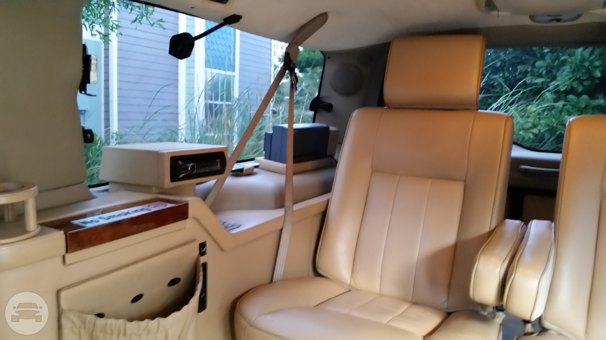 Ford Excursion 
Limo /
New Orleans, LA

 / Hourly $0.00
