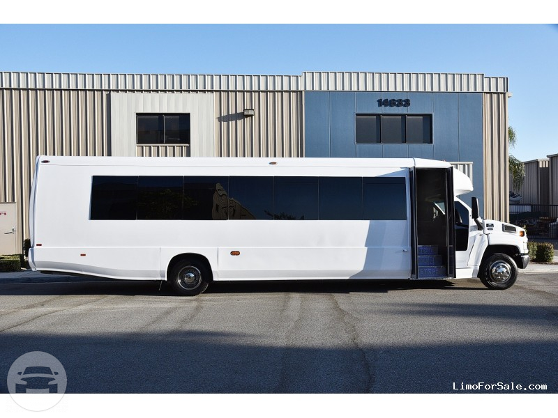 Chevrolet Kodiak C5500 Limousine Coach (up to 32/38 Passengers) White
Party Limo Bus /
Seattle, WA

 / Hourly $0.00
