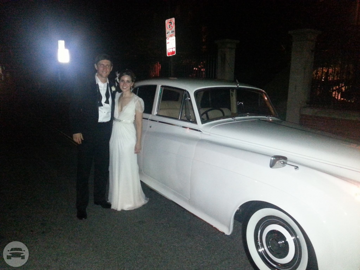 Vintage Luxury
Sedan /
Charleston, SC

 / Hourly $0.00
