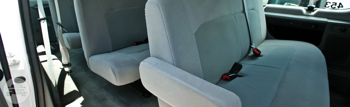 12 passenger Ford E-350
Van /
San Antonio, TX

 / Hourly $0.00
