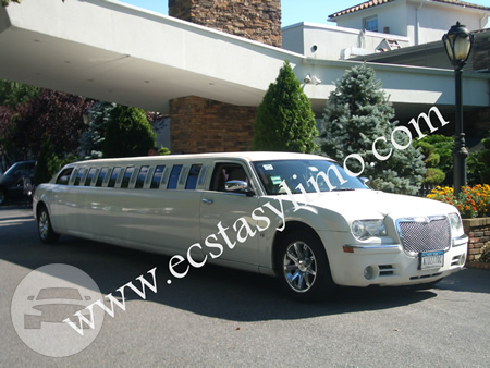Chrysler Limo - Bentley Edition
Limo /
New York, NY

 / Hourly $0.00
