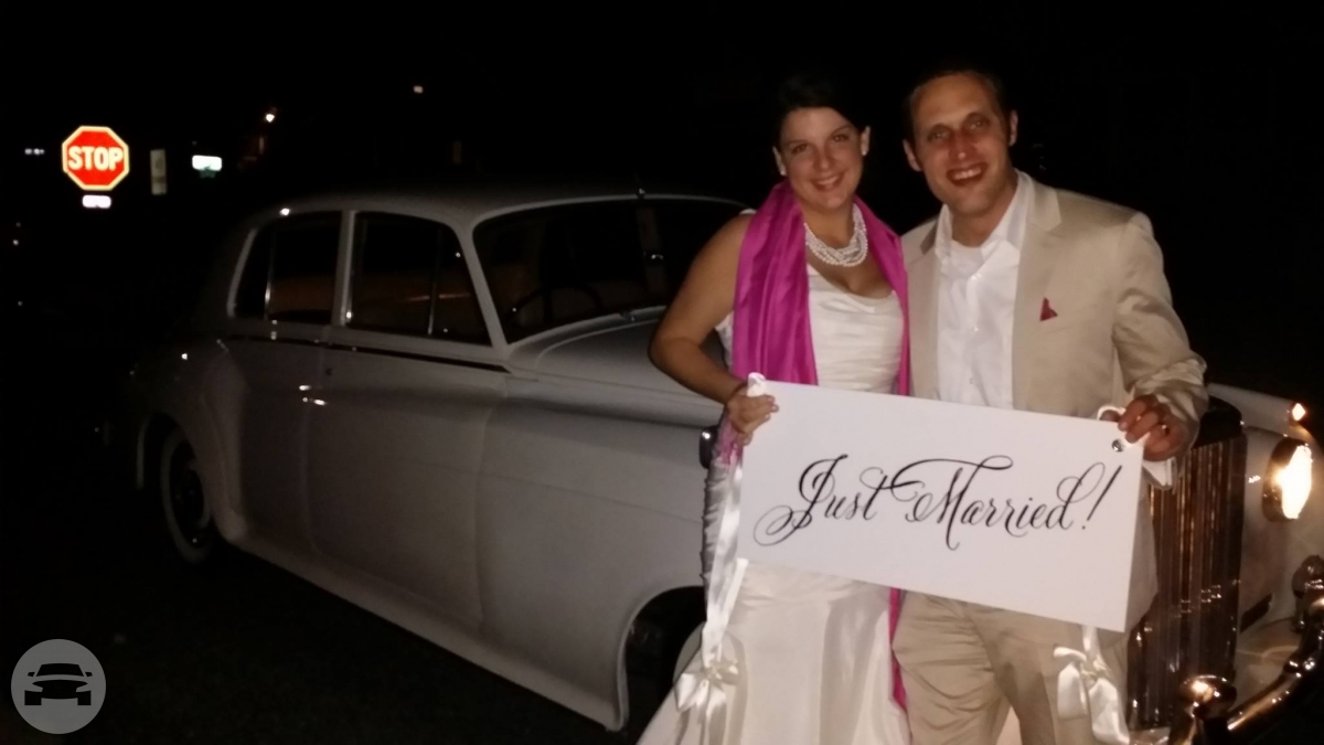 Vintage Luxury
Sedan /
Charleston, SC

 / Hourly $0.00
