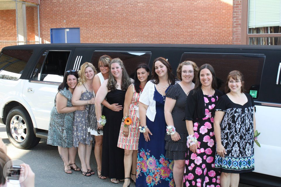 Lincoln Navigator Super Stretch Limo
Limo /
Amherst, MA

 / Hourly $0.00

