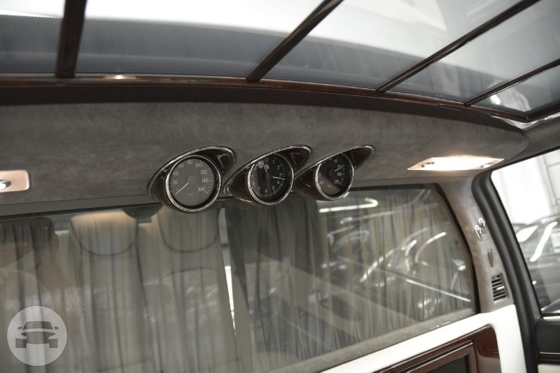 Maybach 62 Extended Wheelbase Limited Edition
Limo /
New York, NY

 / Hourly $0.00
