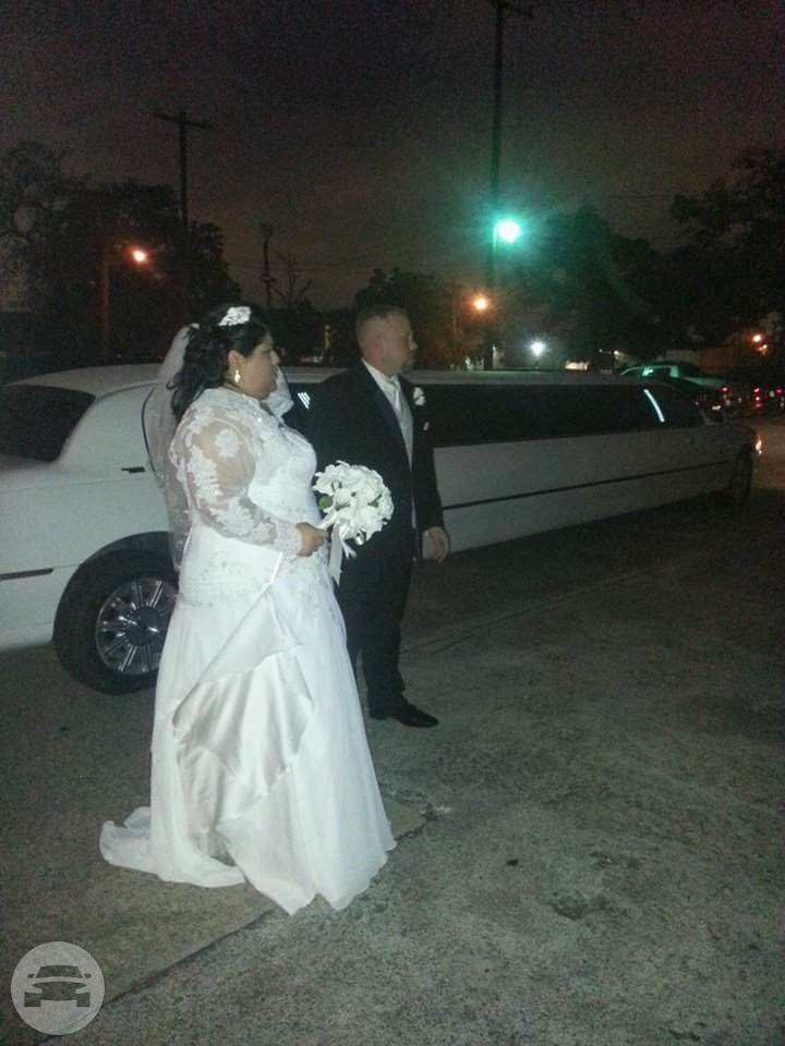 14 Passenger Lincoln Stretch Limousine
Limo /
Houston, TX

 / Hourly $0.00
