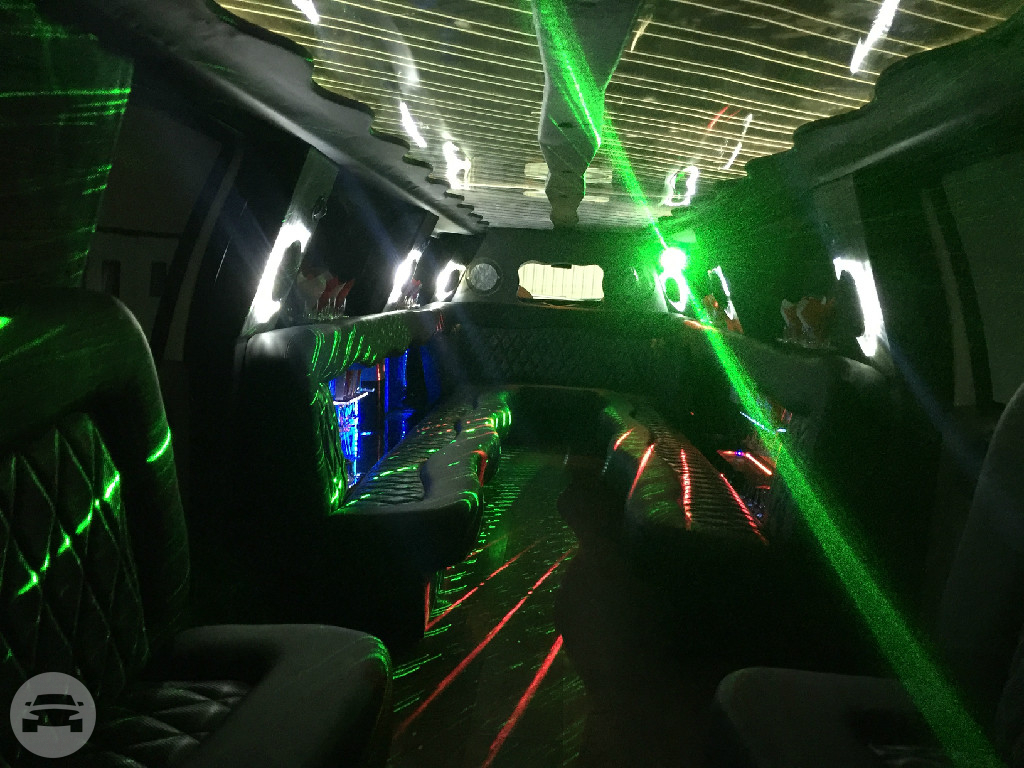 F650 Mammoth Limo
Limo /
Fort Worth, TX

 / Hourly $0.00
