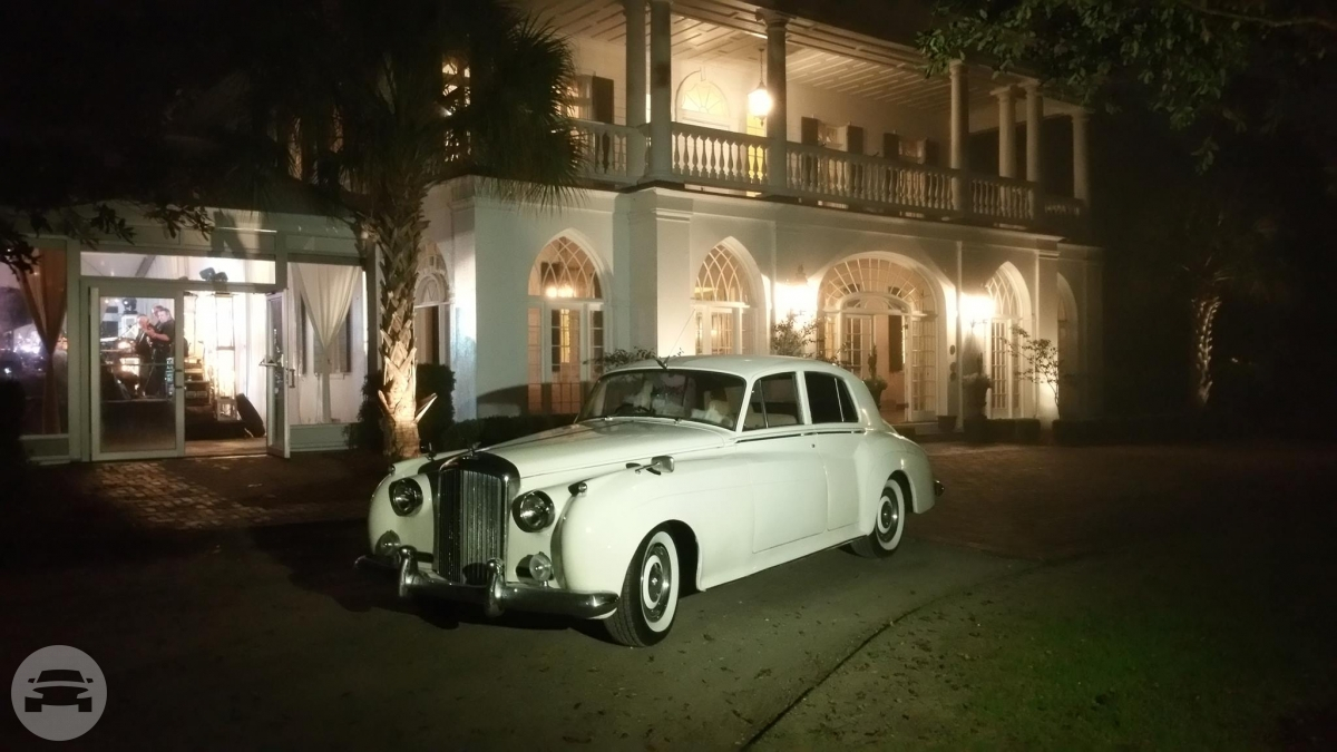 Vintage Luxury
Sedan /
Charleston, SC

 / Hourly $0.00
