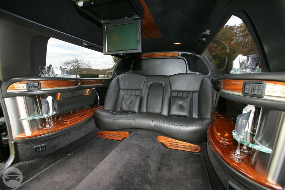 Black Lincoln Stretch Limousine
Limo /
New York, NY

 / Hourly $60.00
