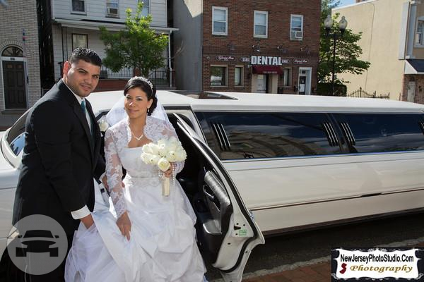Brand New 14 Passenger White Lincoln Super Stretched Limousine
Limo /
Jersey City, NJ

 / Hourly $0.00

