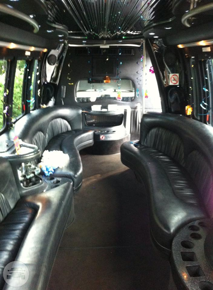 24 Passenger Limo Party Bus
Party Limo Bus /
Chicago, IL

 / Hourly $0.00
