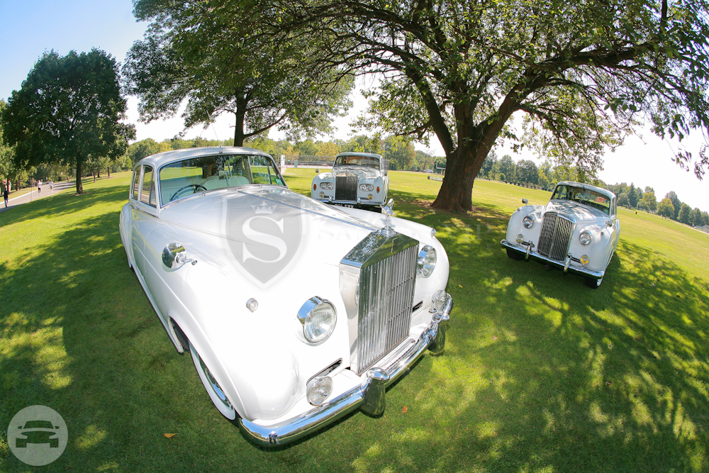 1960 Rolls Royce Silver Cloud II
Sedan /
New York, NY

 / Hourly $0.00
 / Hourly (Wedding) $175.00

