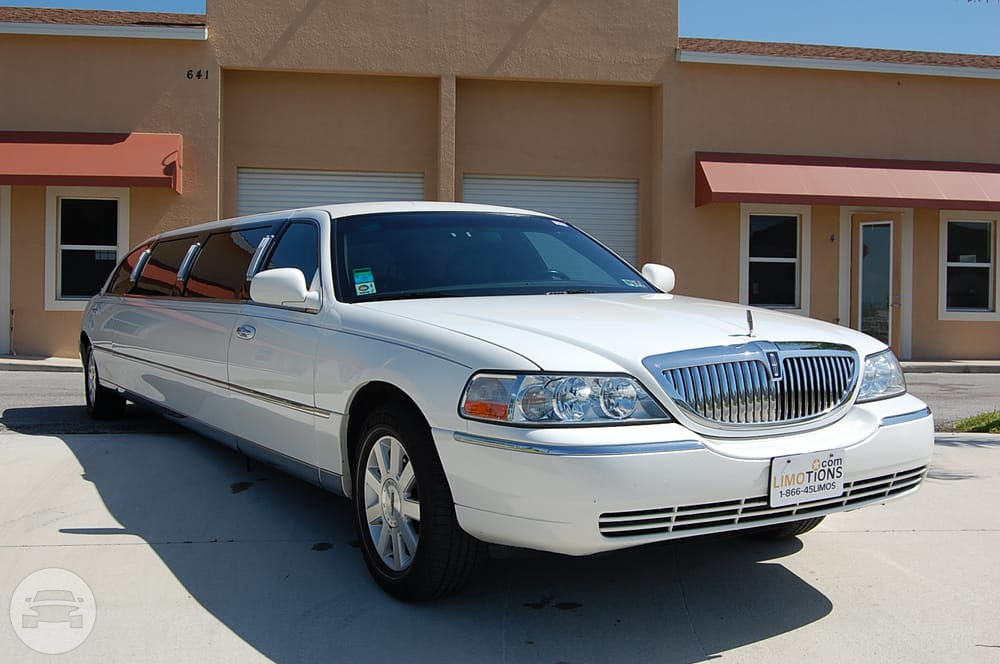 White Lincoln Towncar Stretch Limo
Limo /
Sanibel, FL

 / Hourly $0.00
