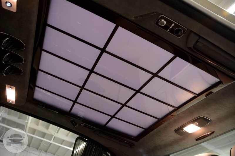 Maybach 62 Extended Wheelbase Limited Edition
Limo /
New York, NY

 / Hourly $0.00
