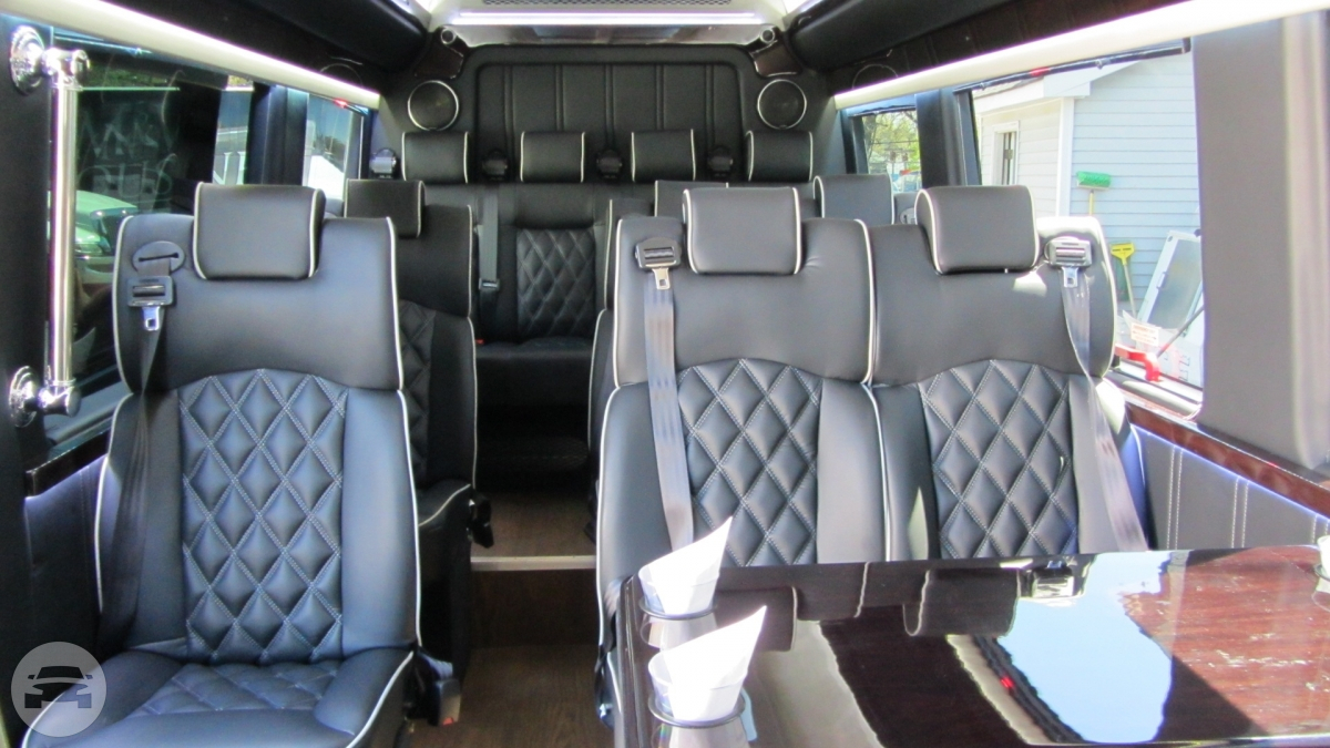 New Mercedes Luxury Sprinter 14 pass
Coach Bus /
New York, NY

 / Hourly $0.00
