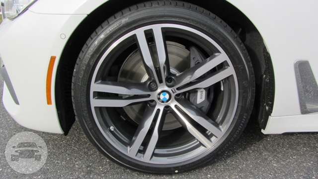 2016 BMW 750 XM i Long Door VIP
Sedan /
New York, NY

 / Hourly $0.00
