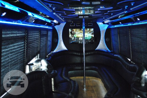 Black Limo Bus
Party Limo Bus /
Cincinnati, OH

 / Hourly $0.00
