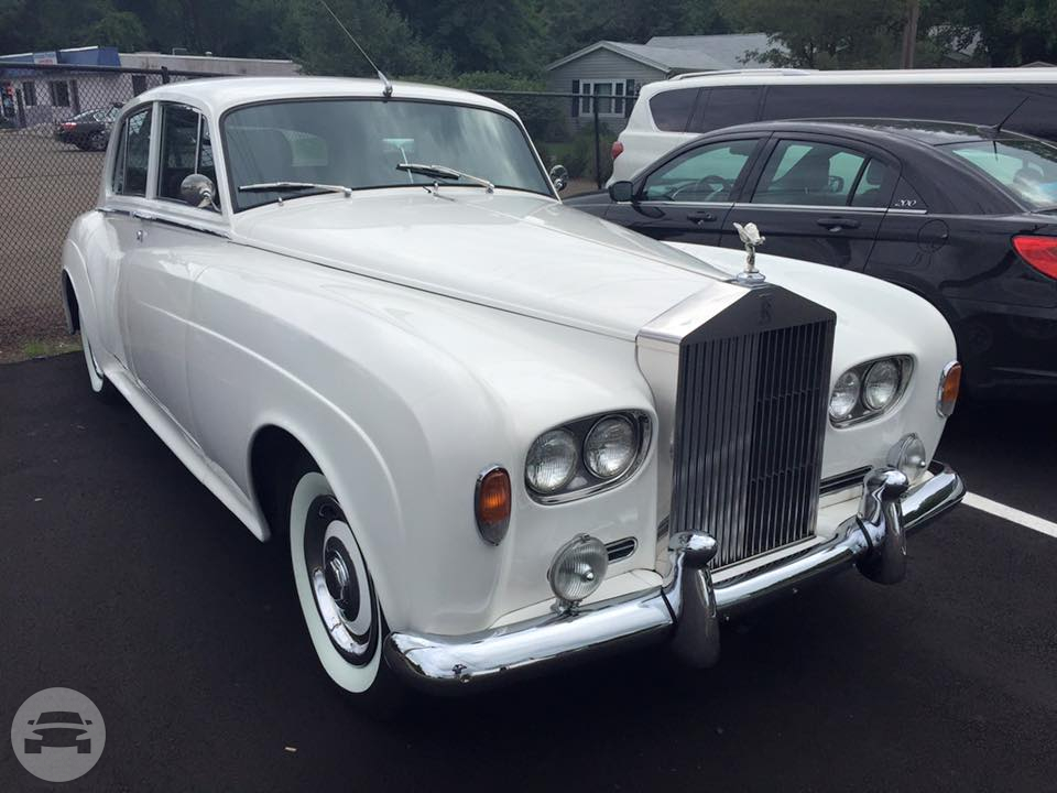 1964 Rolls Royce
Sedan /
Philadelphia, PA

 / Hourly $0.00
