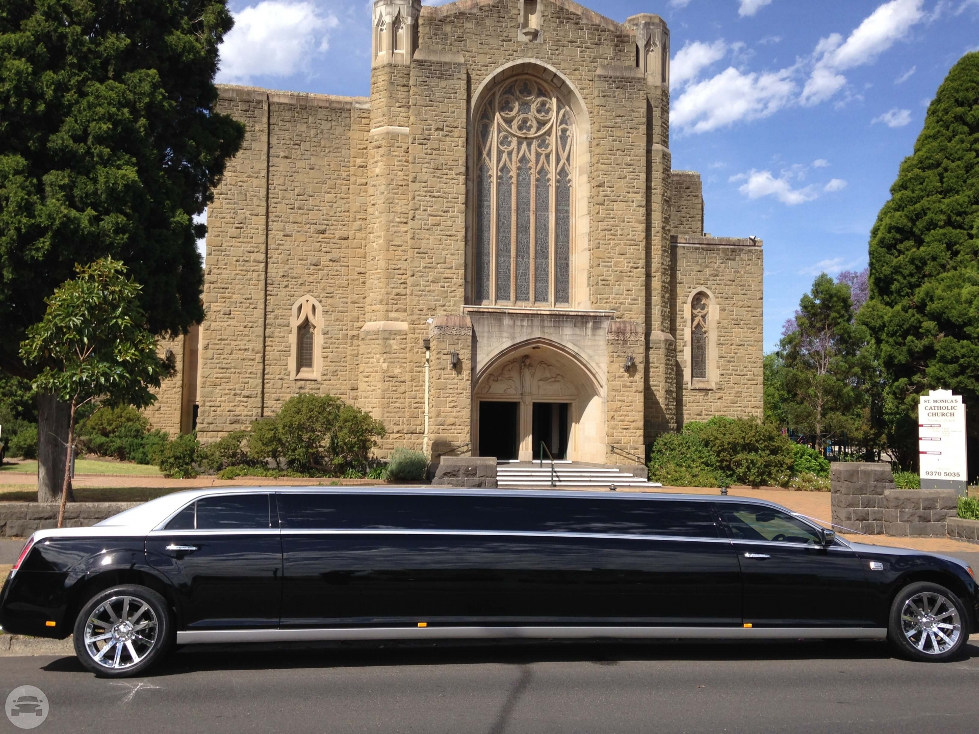 Chrysler Silver Black  300C
Limo /


 / Hourly $320.00
