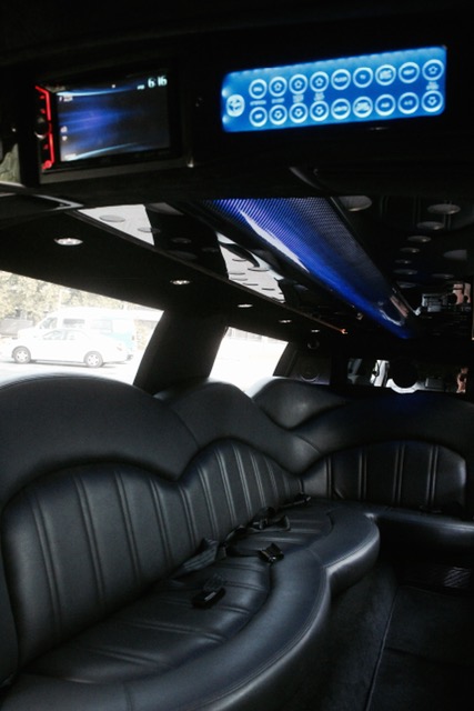 10 Passengers Lincoln MKT
Limo /
Washington, DC

 / Hourly $125.00
 / Airport Transfer $105.00
