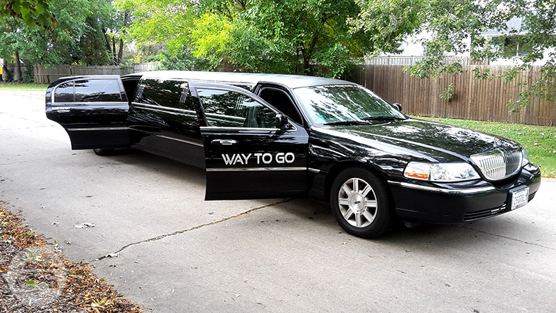 Lincoln Town Stretch Limo – Tuxedo
Limo /
Chicago, IL

 / Hourly $0.00
