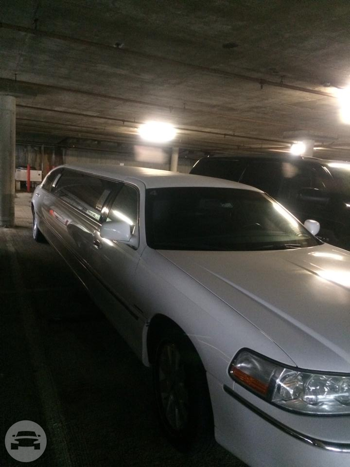 White Stretch Limousines - 9 Passenger
Limo /
San Francisco, CA

 / Hourly $0.00
