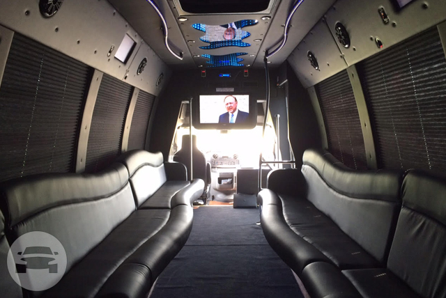 24 Passenger Limo Coach
Coach Bus /
Columbus, OH

 / Hourly $0.00
