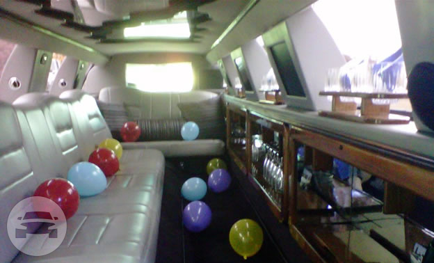 12 Passenger Lincoln Town Car Limousine
Limo /
Chicago, IL

 / Hourly $0.00
