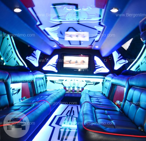 Silver Stretched Lincoln Navigator Limo
Limo /
Paterson, NJ

 / Hourly $0.00
