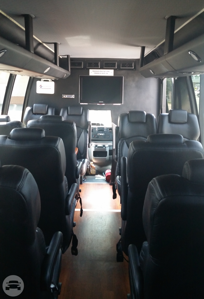 24 Passenger Executive Shuttle
Coach Bus /
Louisville, KY

 / Hourly $0.00
