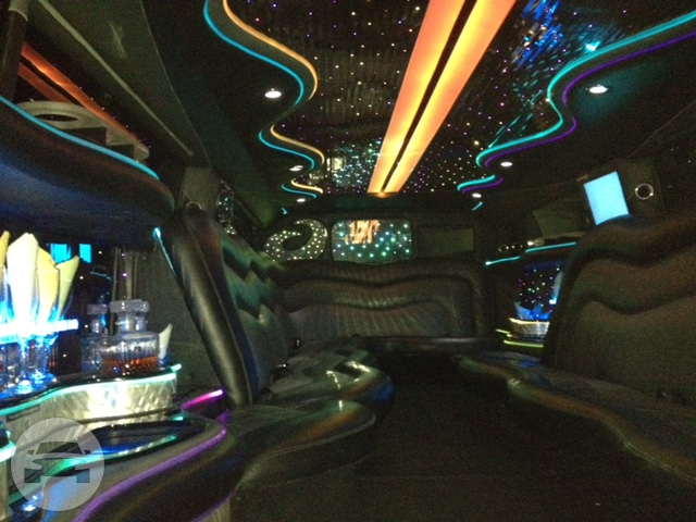 White Hummer Limo 
Hummer /
Los Angeles, CA

 / Hourly $0.00
