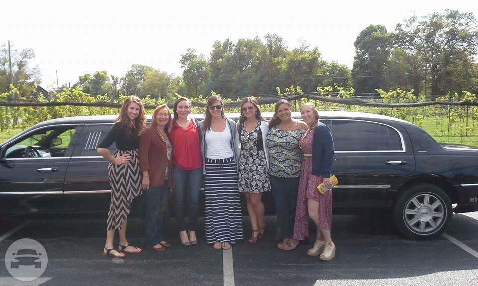 8 Passenger Executive Lincoln Town Car Stretch
Limo /
Lexington, KY

 / Hourly $0.00
